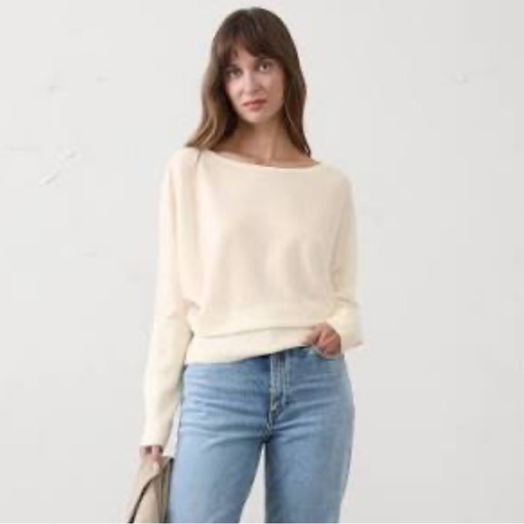 Banana Republic Sweaters - NWT - Banana Republic MERINO WOOL BOATNECK SWEATER